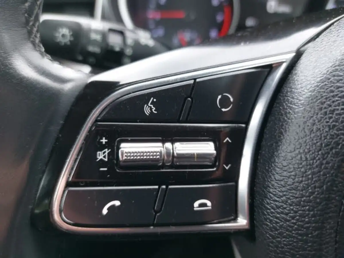 2022-kia-xceed-10-t-gdi-2-big-17