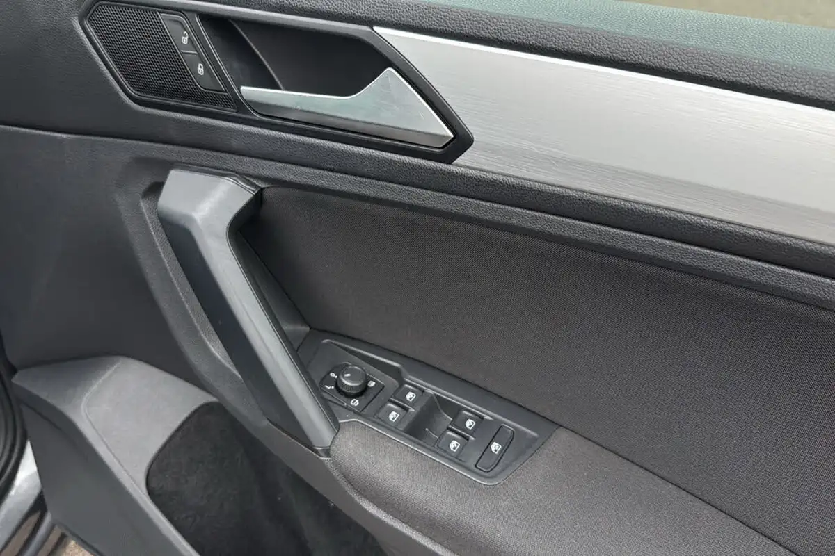 2020-volkswagen-tiguan-20tdi-match-150ps-4motion-dsg-big-29