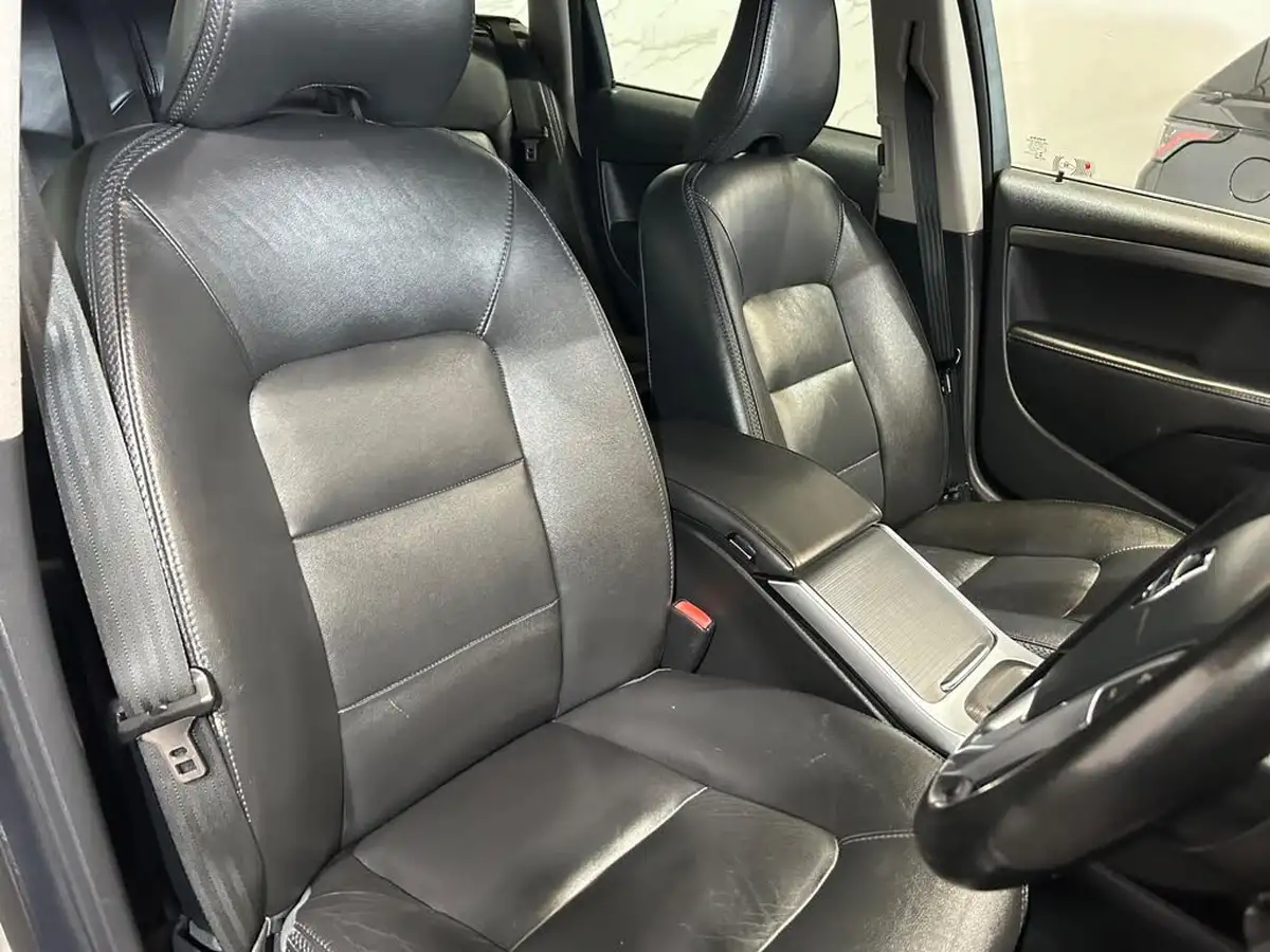 2015-volvo-xc70-24td-d5-se-lux-big-12