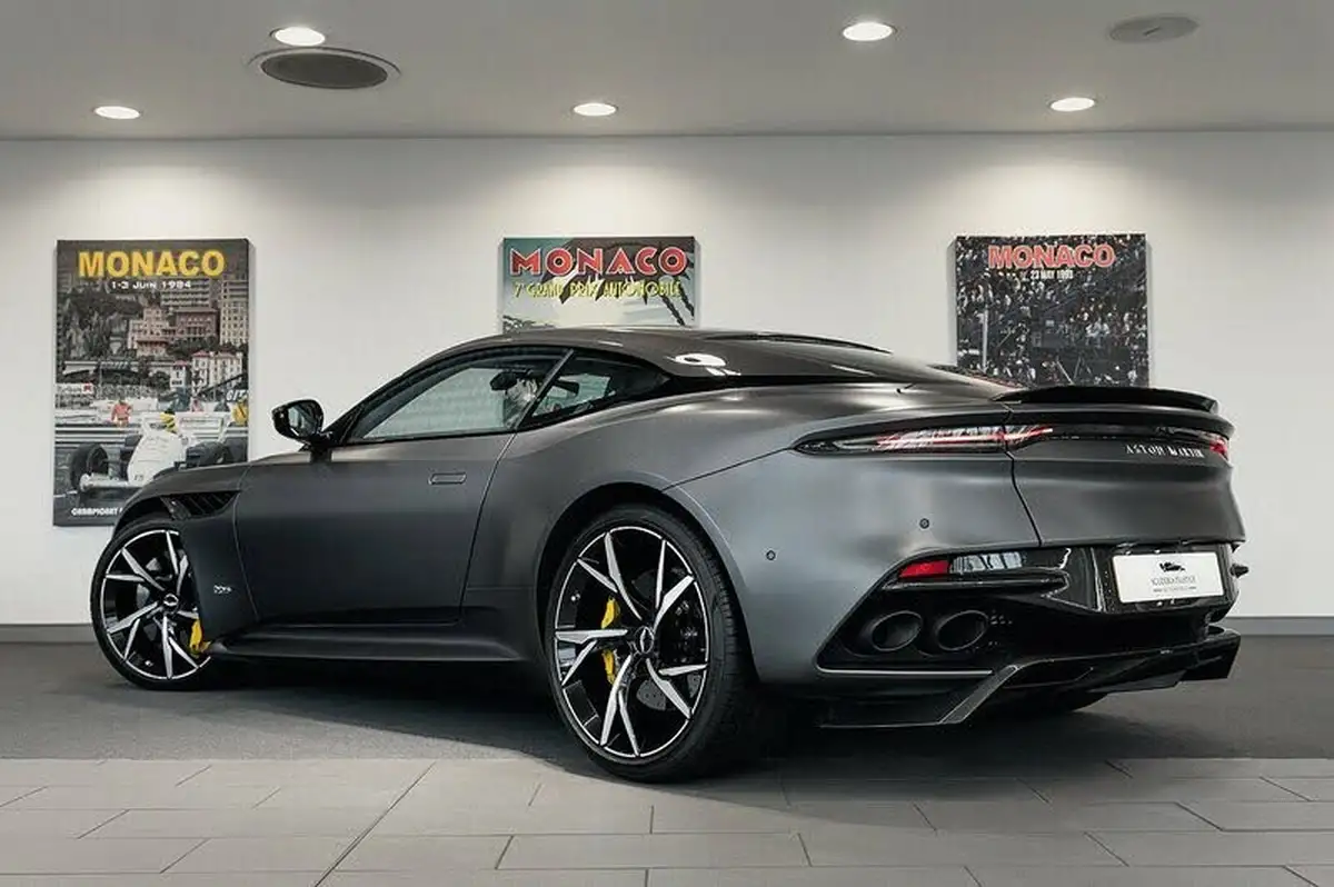 2018-aston-martin-dbs-52-v12-superleggera-big-1