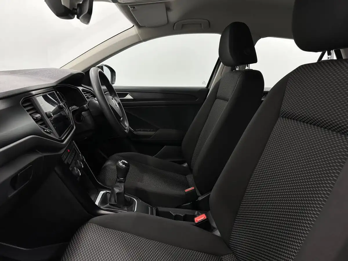 2021-volkswagen-t-roc-20tdi-s-big-25