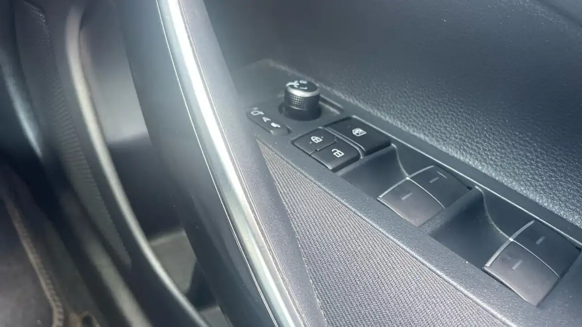 2022-toyota-corolla-20-vvt-i-gr-sport-181bhp-spare-wheel-hatchback-big-25