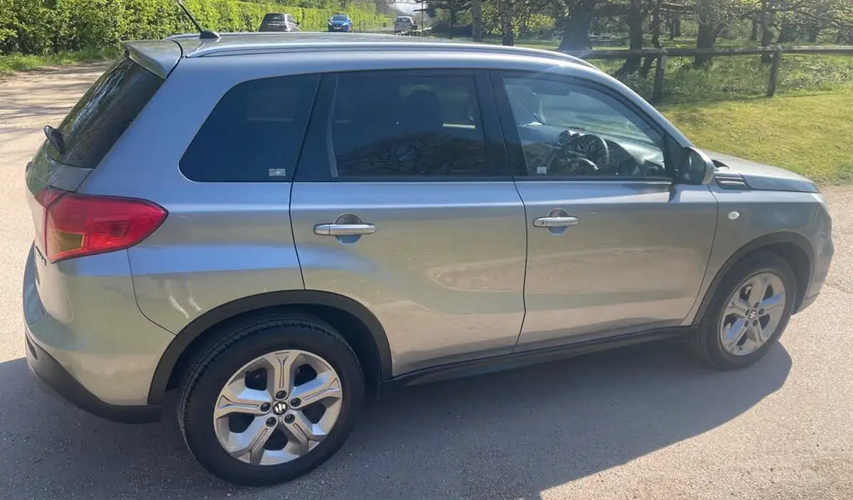 2016-suzuki-vitara-16-sz-t-big-9
