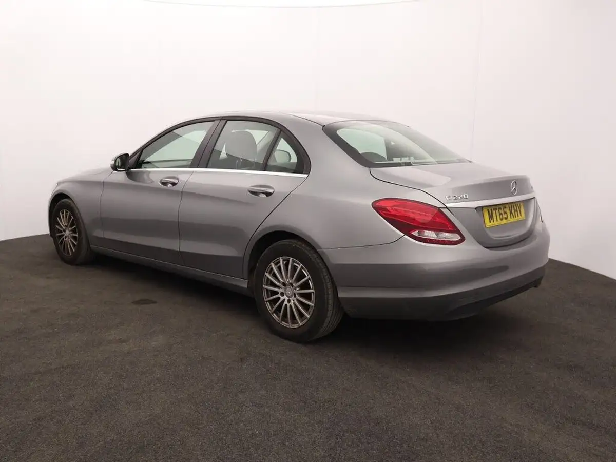 2015-mercedes-benz-c-class-21cdi-c220-se-executivess-saloon-4d-big-7