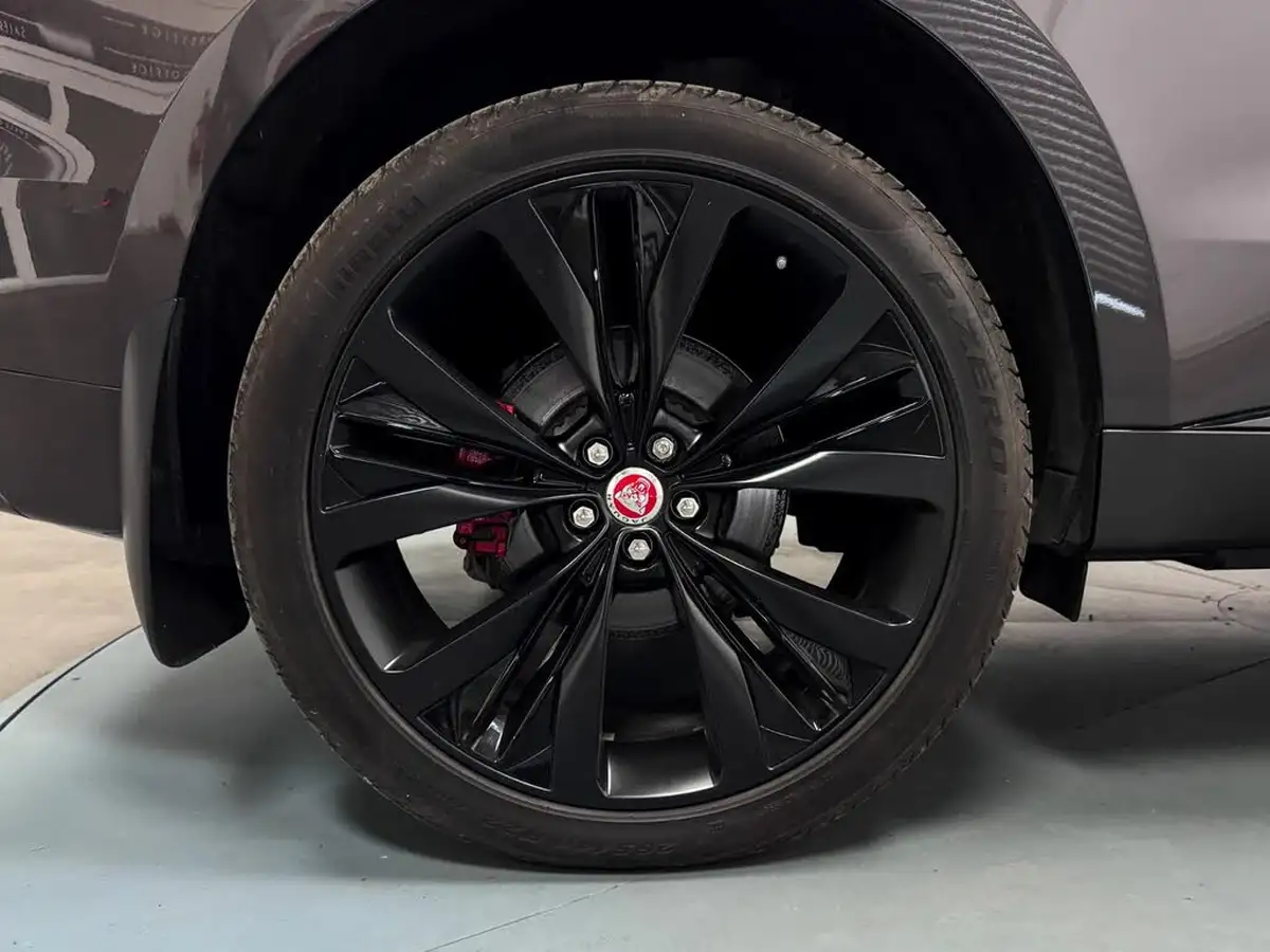 2022-jaguar-f-pace-20-d200-r-dynamic-black-big-63