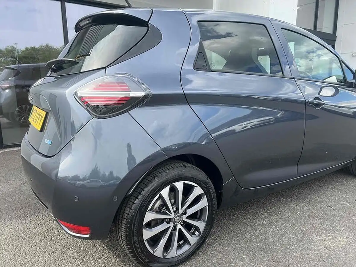 2022-renault-zoe-e-gt-line-big-24