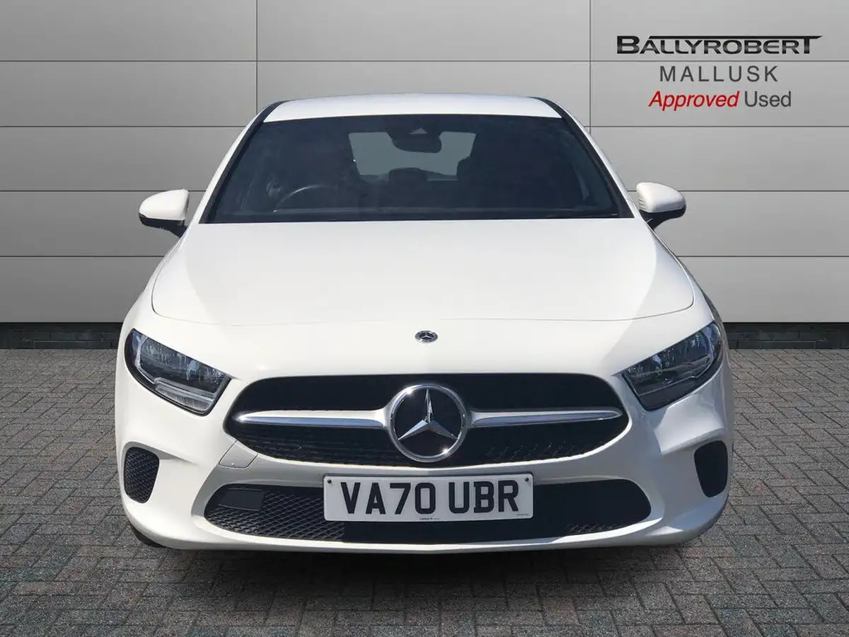 2020-mercedes-benz-a-class-13-a180-se-7g-dct-big-9