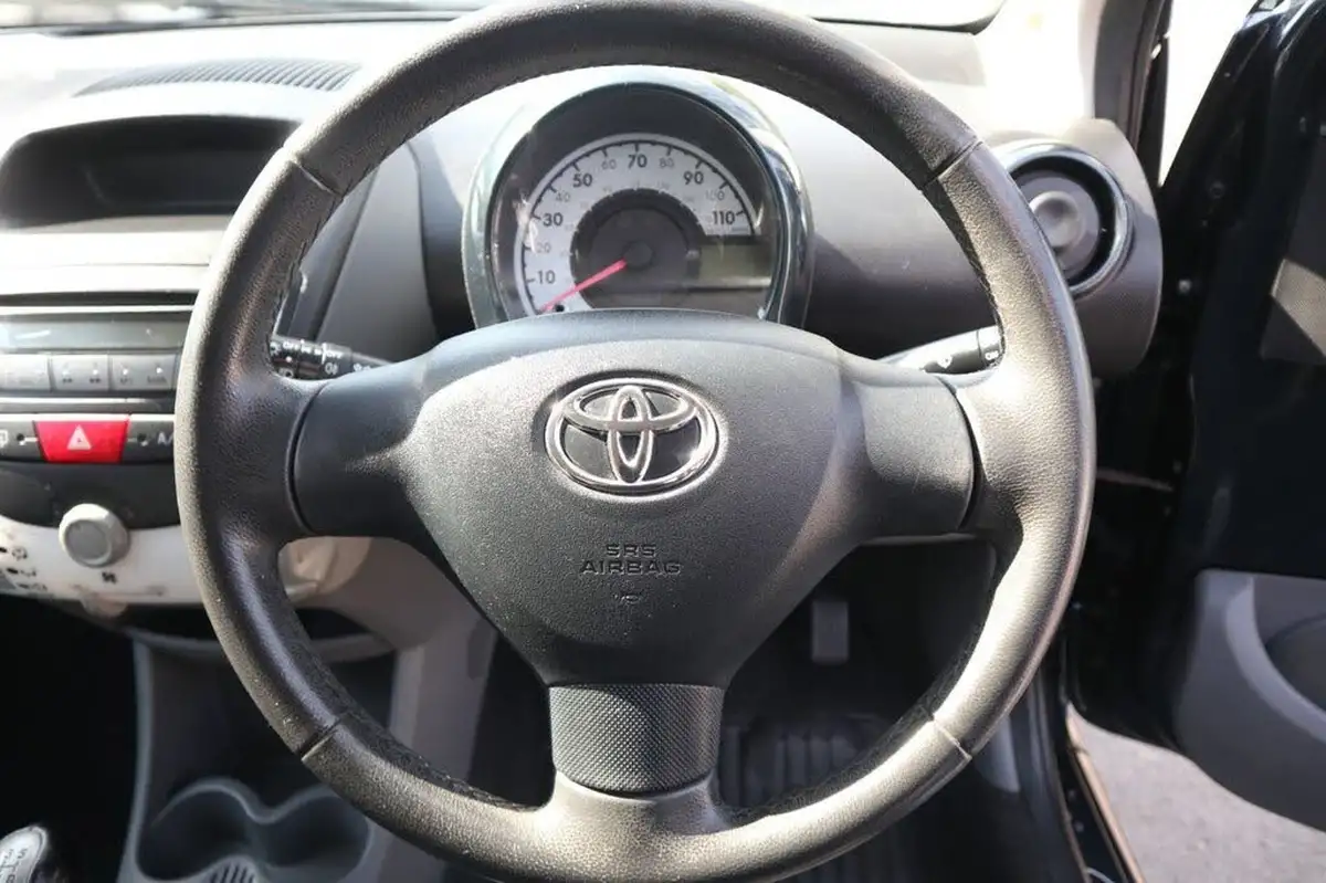 2011-toyota-aygo-10-aygo-ice-3d-big-44