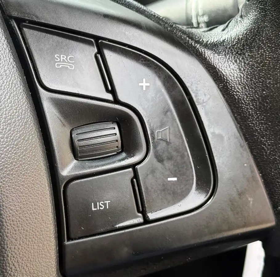 2017-citroen-c4-cactus-12-puretech-feel-82ps-big-37