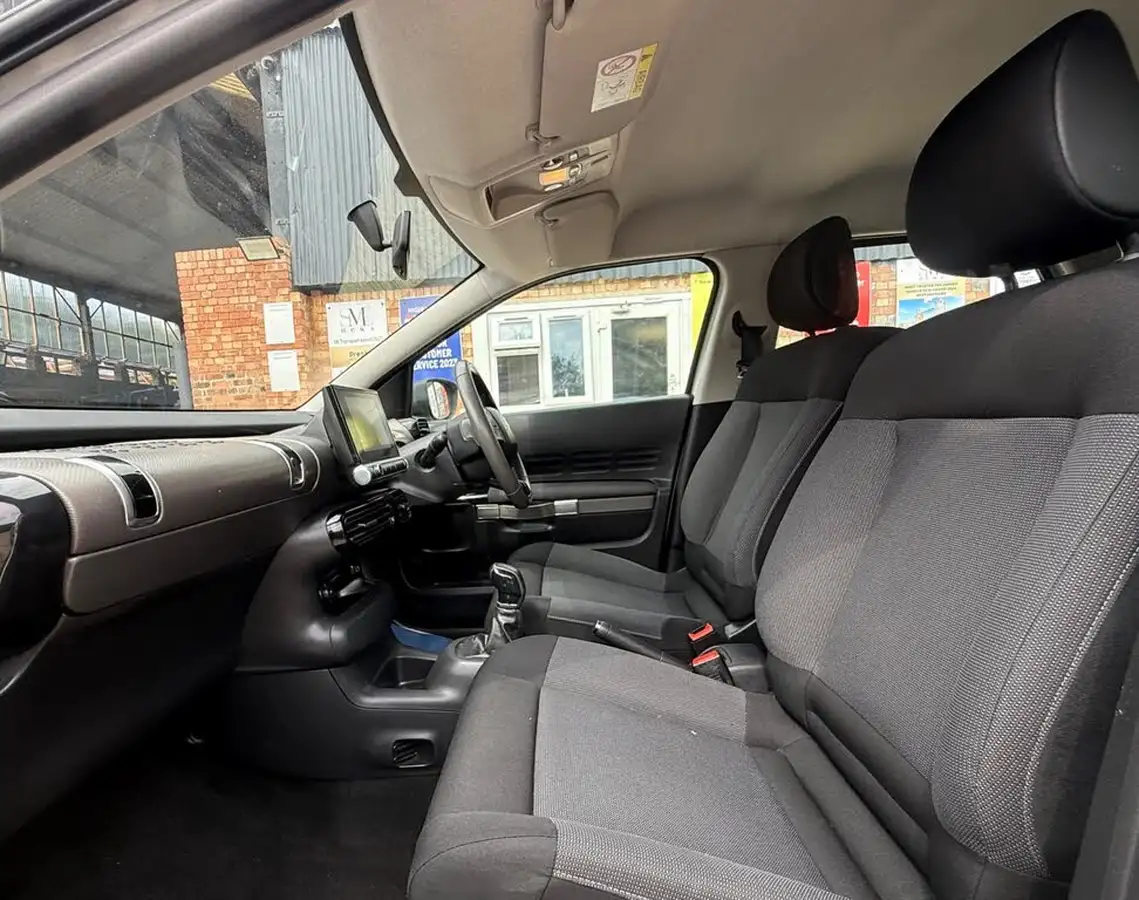 2017-citroen-c4-cactus-12-puretech-feel-82ps-big-13