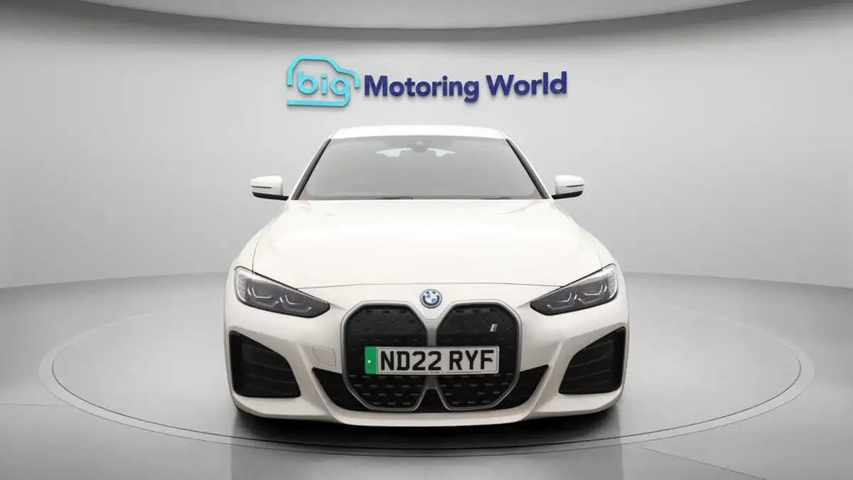 2022-bmw-i4-e-edrive40-m-sport-big-2