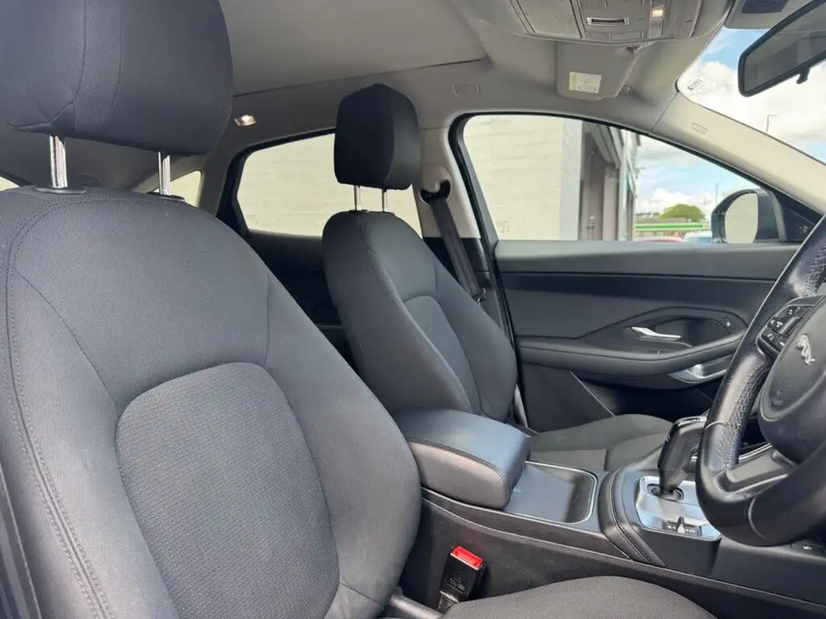 2018-jaguar-e-pace-20-i4-249ps-ss-big-17