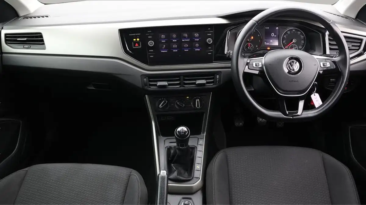 2020-volkswagen-polo-10-match-big-13