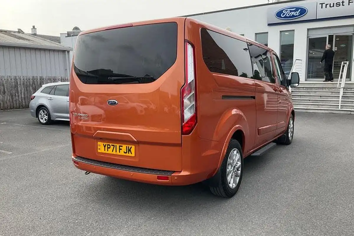 2021-ford-tourneo-custom-20tdci-320-l1-zetec-130pseu6dt-auto-big-22