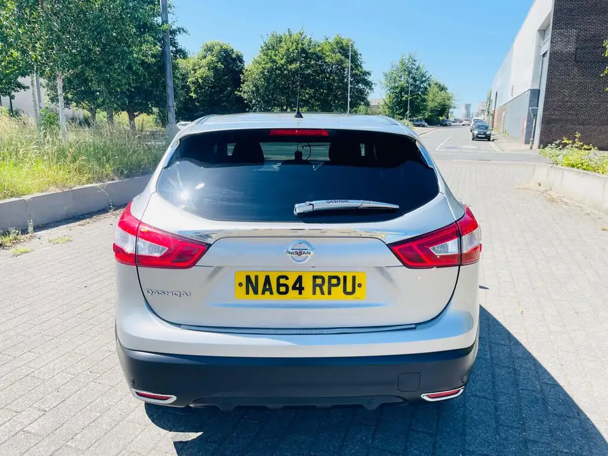2014-nissan-qashqai-12-acenta-premium-big-5