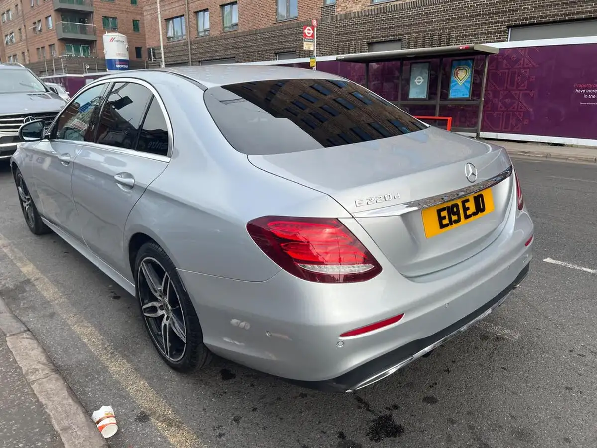 2019-mercedes-benz-e-class-20d-e220d-amg-line-saloon-4d-plus-big-4