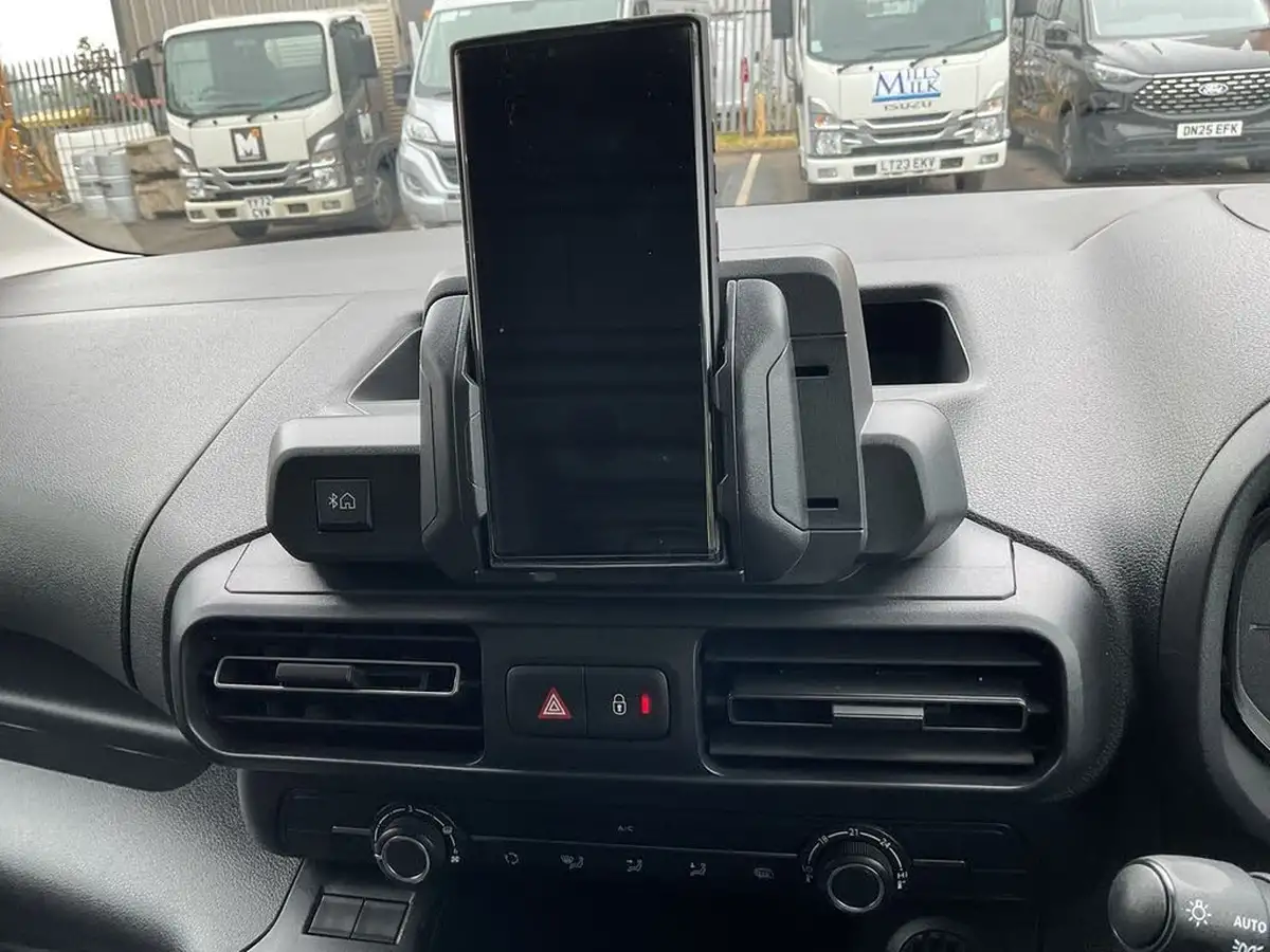 2025-fiat-doblo-big-24