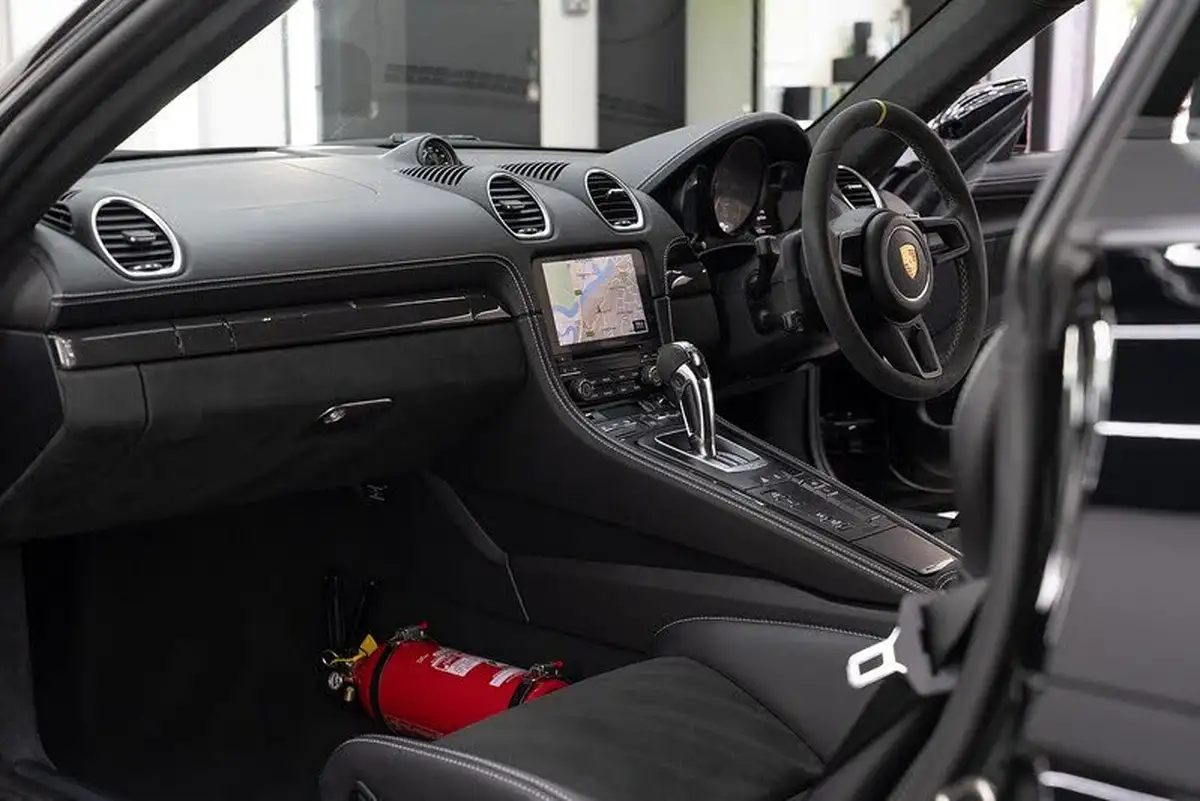 2022-porsche-cayman-718-40-cayman-gt4-big-8
