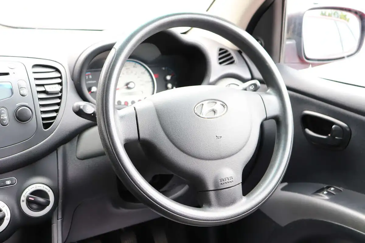 2009-hyundai-i10-12-classic-big-13