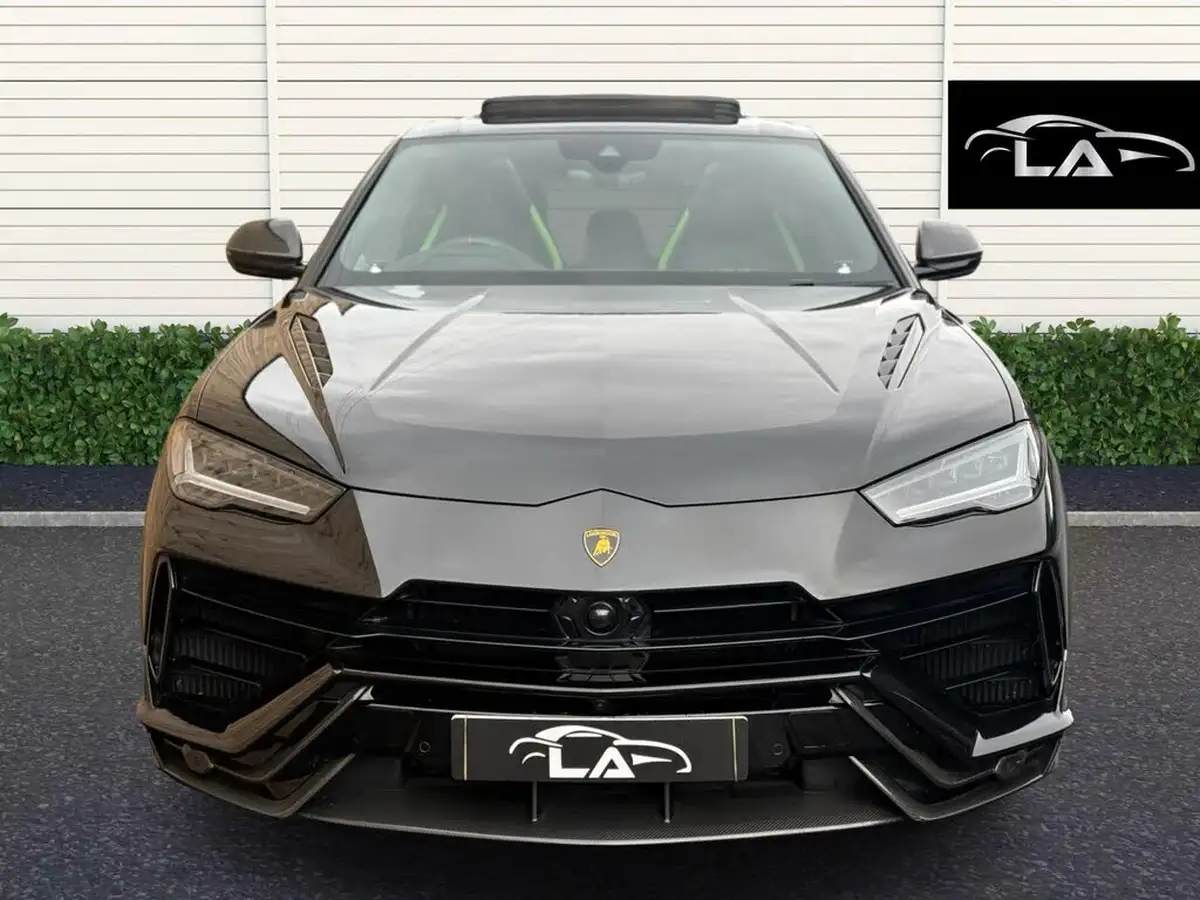 2023-lamborghini-urus-40-no-trim-big-3