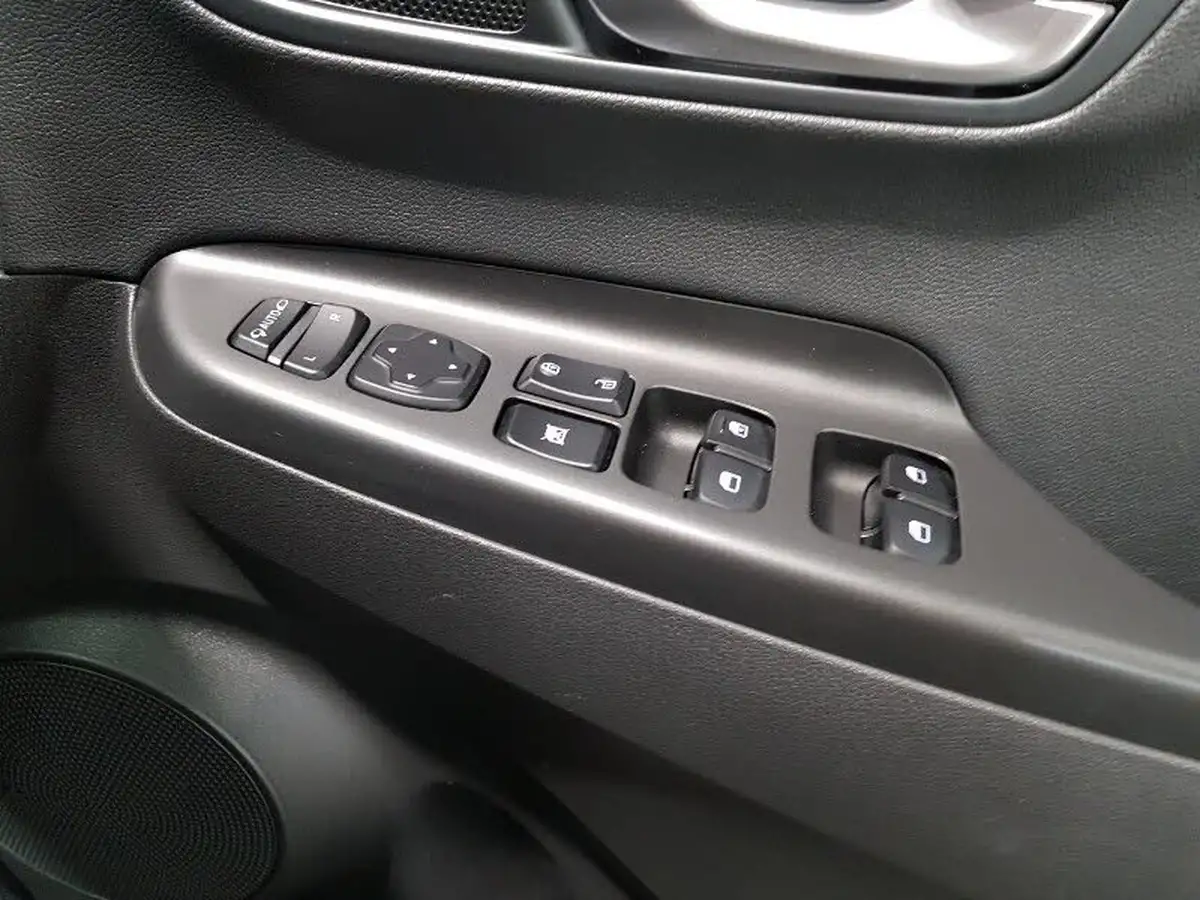2021-hyundai-kona-16-gdi-ultimate-big-18