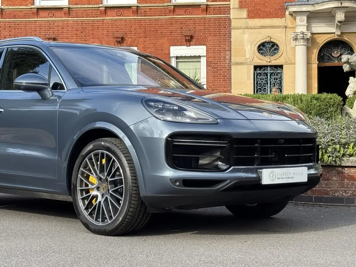 2018-porsche-cayenne-40-v8-turbo-big-25