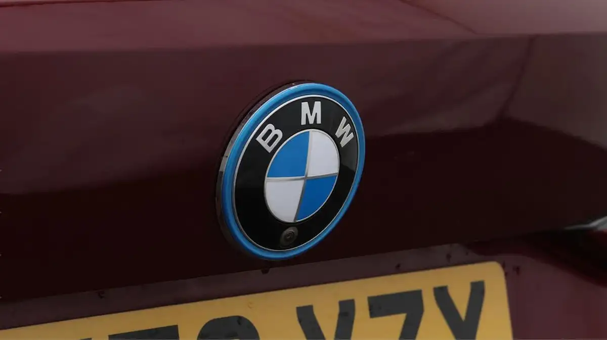 2022-bmw-i4-e-edrive40-m-sport-big-21