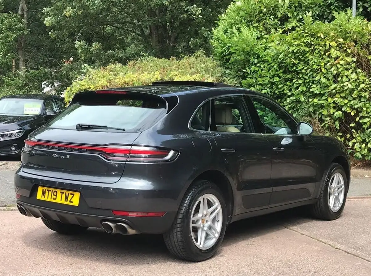 2019-porsche-macan-30-v6-s-big-3