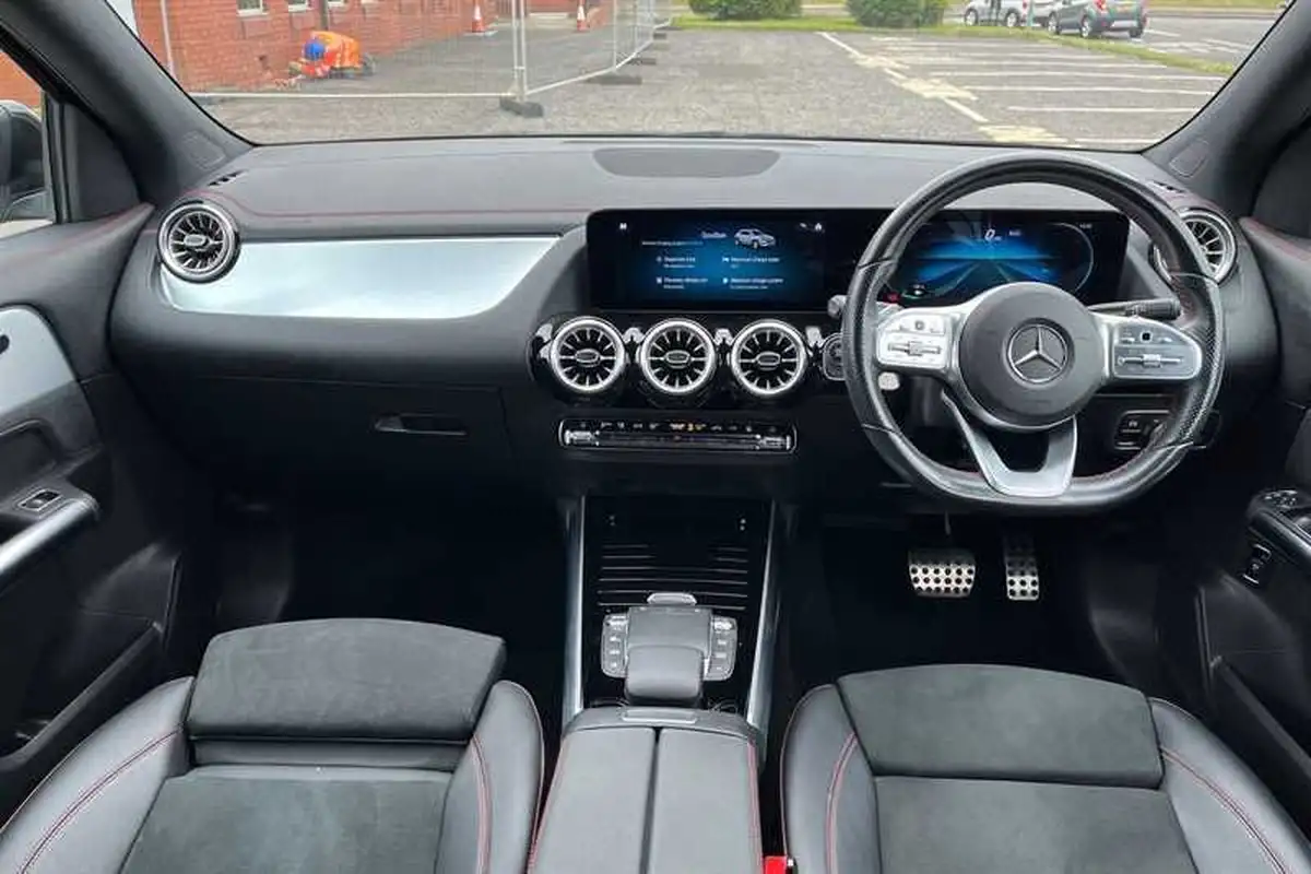 2021-mercedes-benz-eqa-e-eqa-250-amg-line-big-12