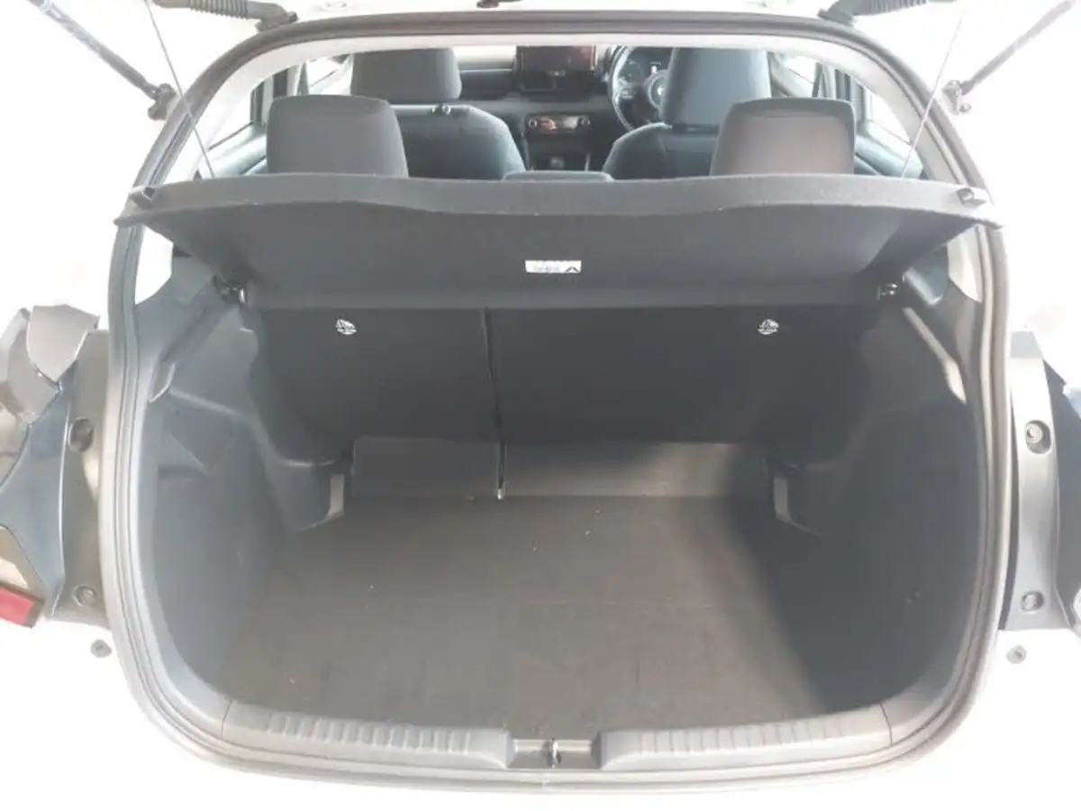 2024-mazda-mazda2-15-centre-line-big-7