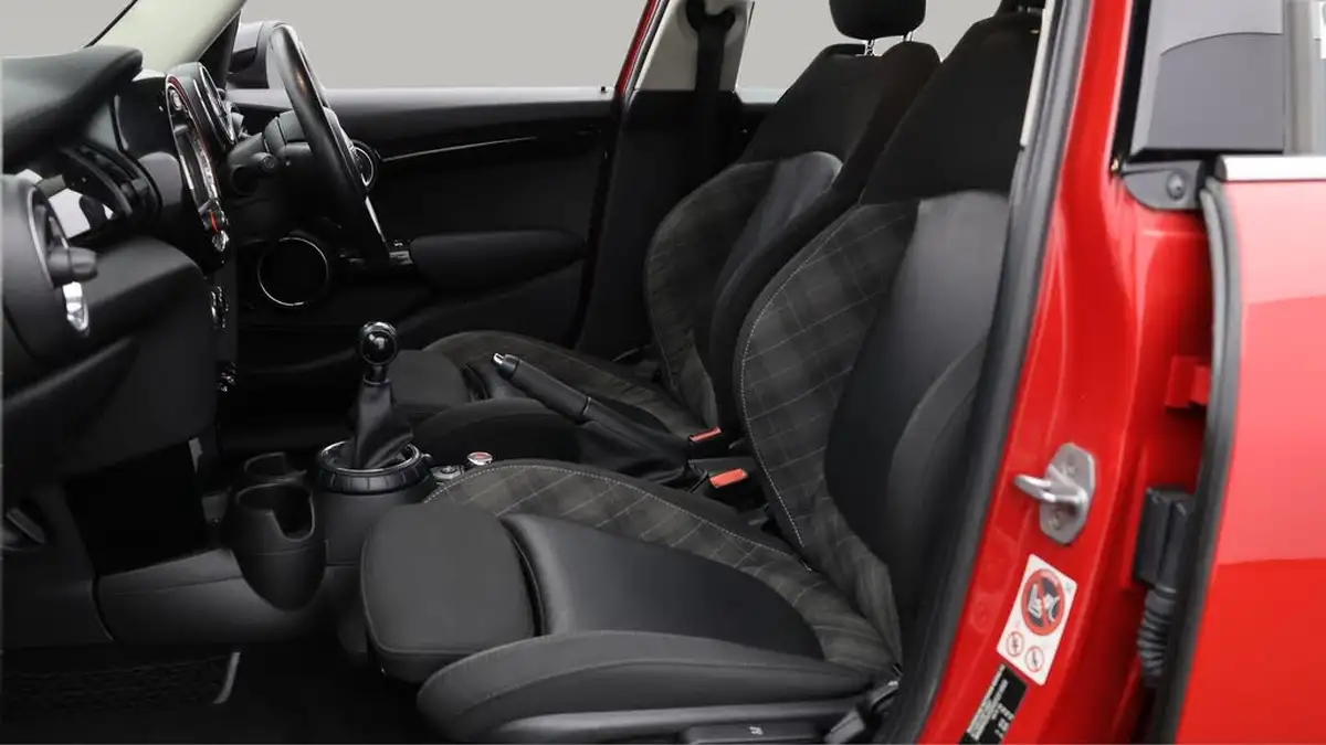 2017-mini-cooper-15-cooper-ss-hatchback-5d-big-14