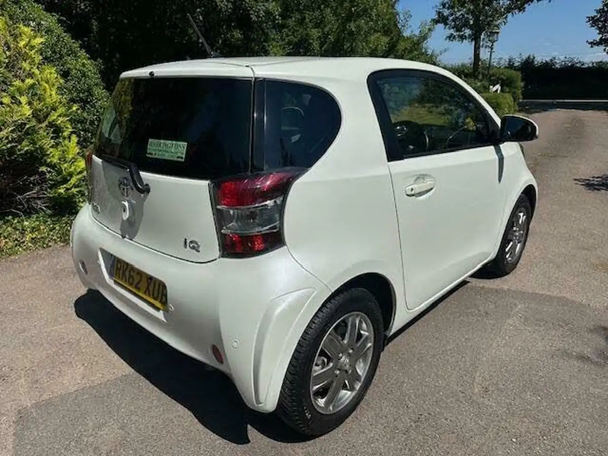 2012-toyota-iq-10-2-vvt-i-multidrive-big-5