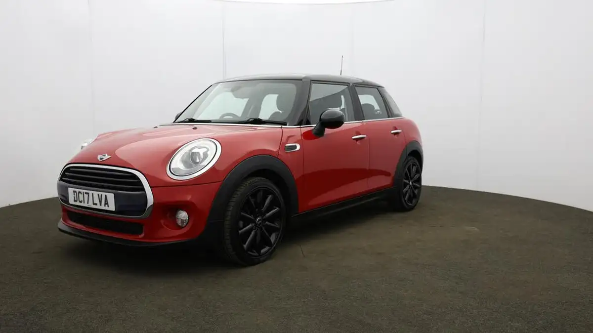 2017-mini-cooper-15-cooper-ss-hatchback-5d-big-30