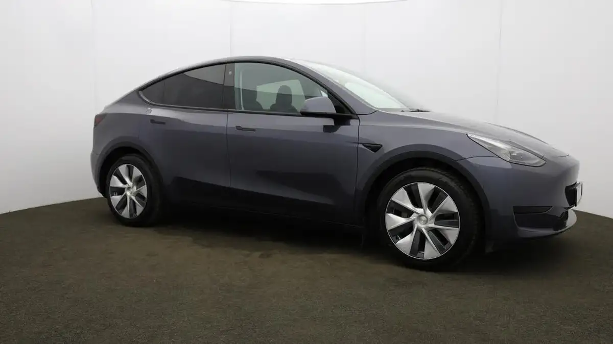 2022-tesla-model-y-e-rwd-big-49
