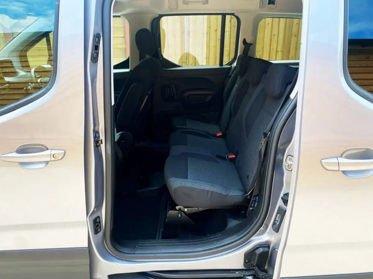 2022-peugeot-rifter-12-puretech-allure-130bhp-longss7-seats-eat8-big-14