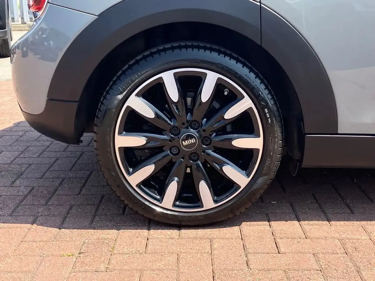 2019-mini-cooper-15-cooper-exclusive-134bhp-hatchback-5d-big-7