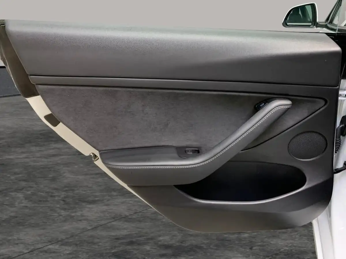 2021-tesla-model-3-e-long-range-4x4-big-40