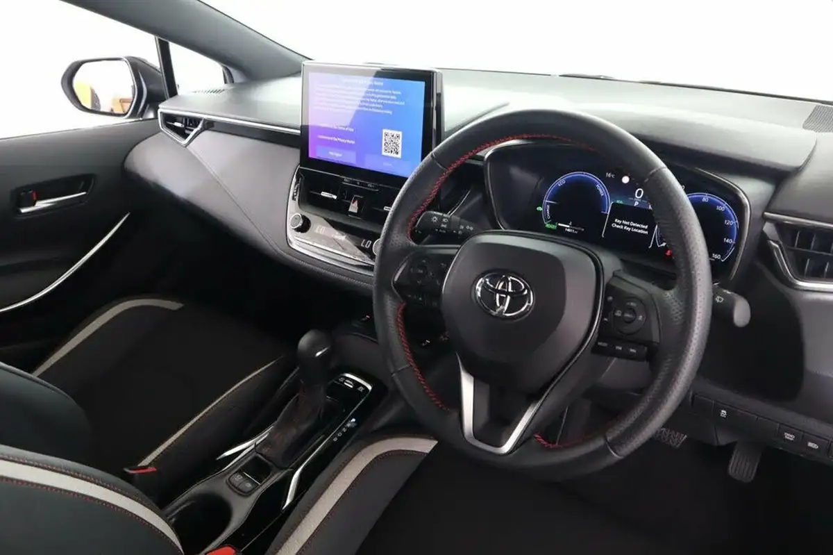 2023-toyota-corolla-18-vvt-i-gr-sport-138bhp-hatchback-big-2