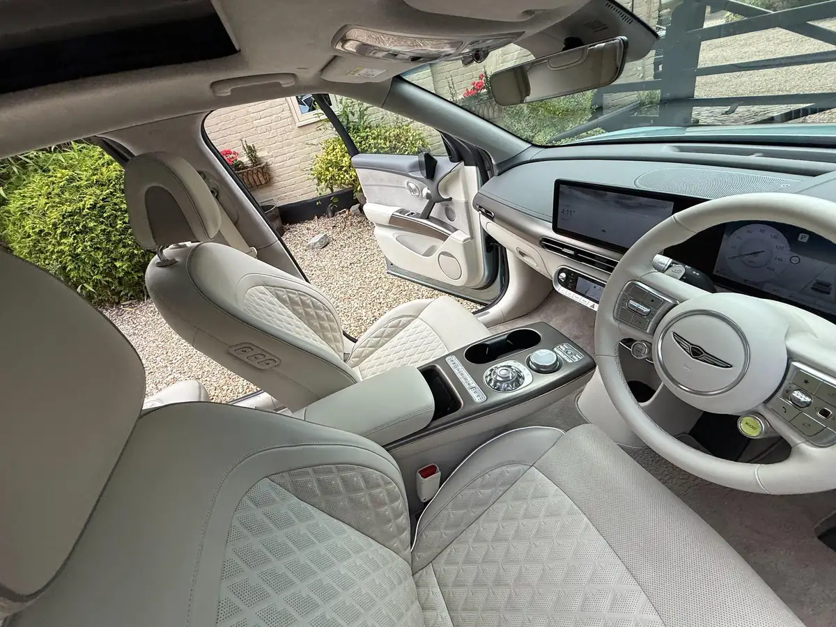 2022-genesis-gv60-e-sport-plus-big-68