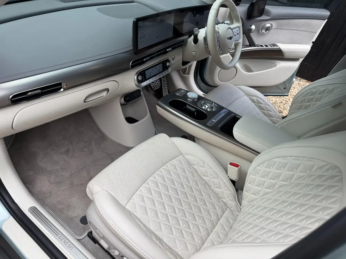 2022-genesis-gv60-e-sport-plus-big-44
