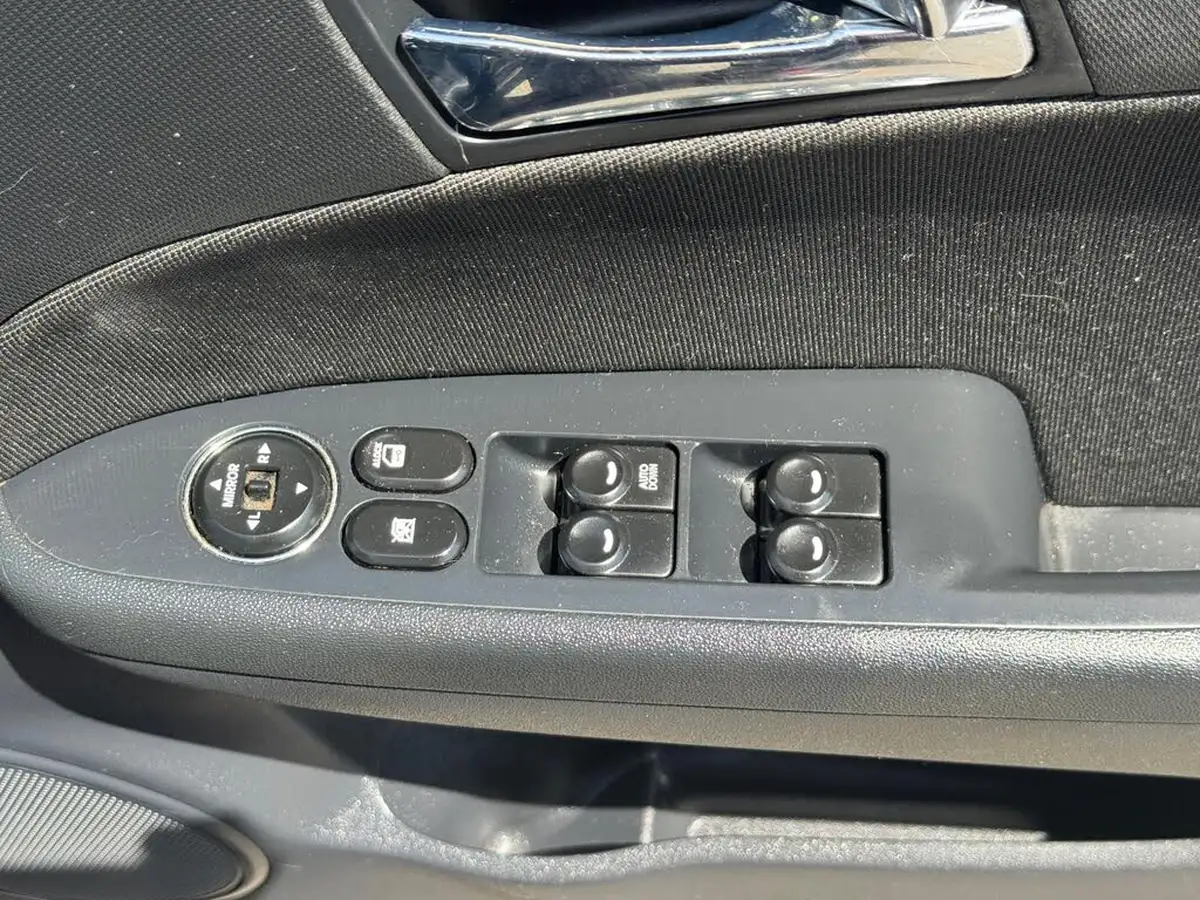 2009-hyundai-i30-14-comfort-big-40