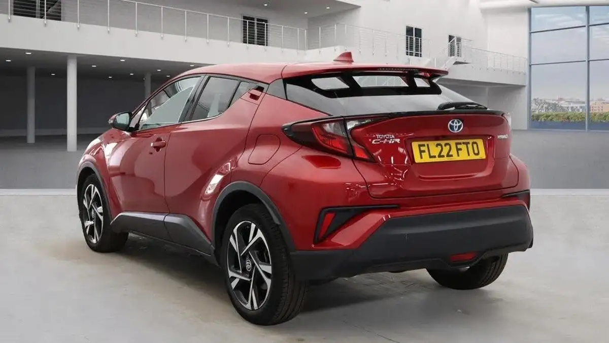 2022-toyota-c-hr-18-vvt-i-design-big-2