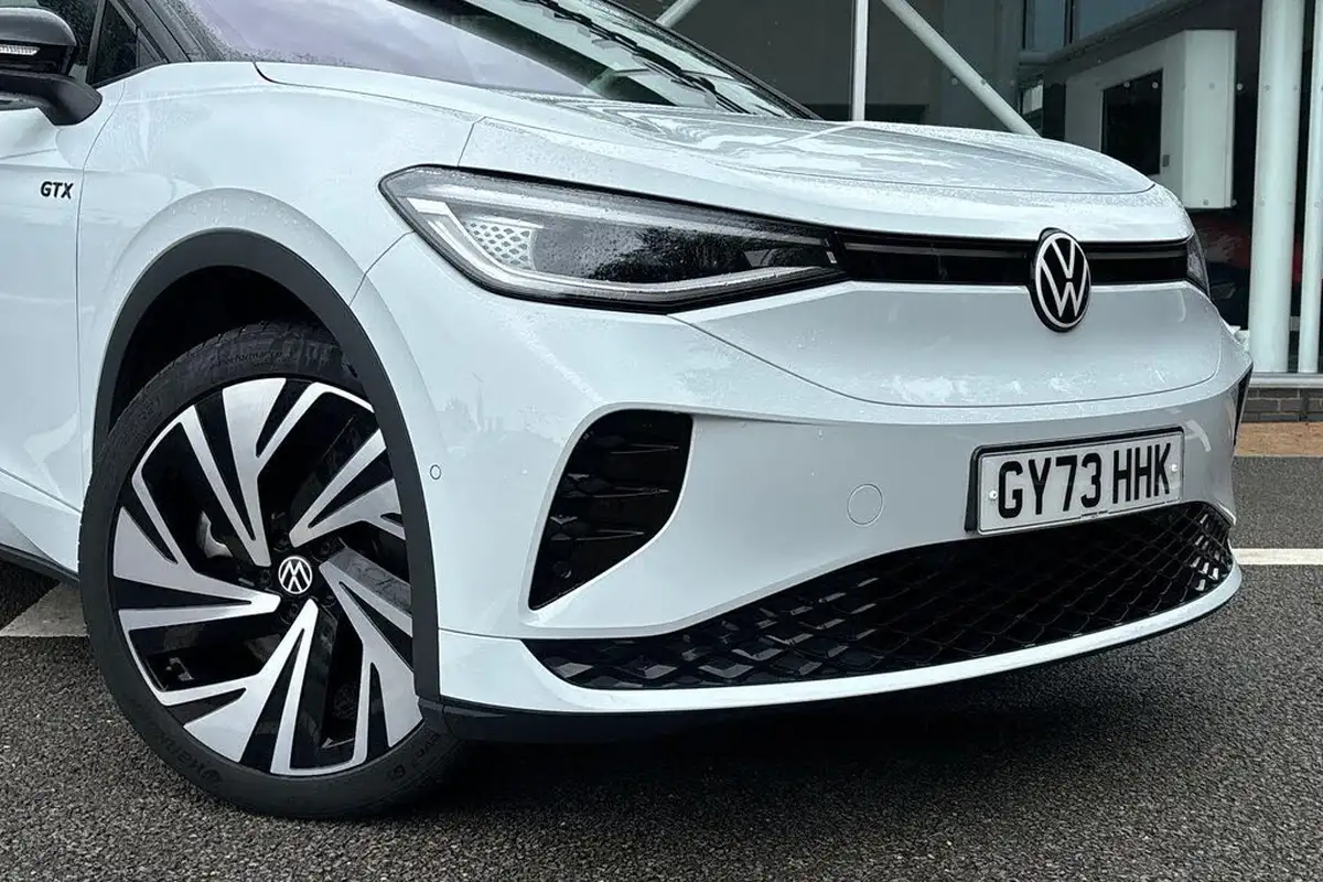 2023-volkswagen-id5-e-gtx-style-299ps-awd-big-4