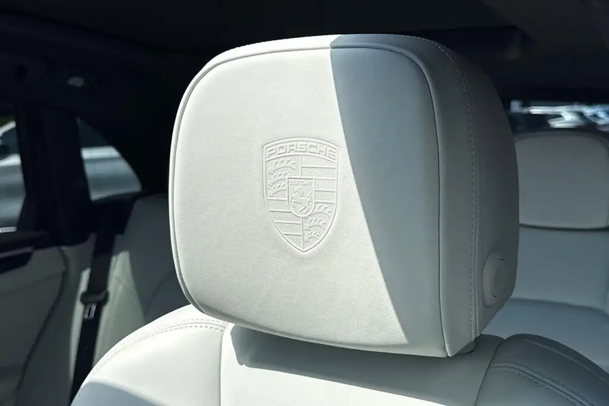 2022-porsche-macan-20-big-54