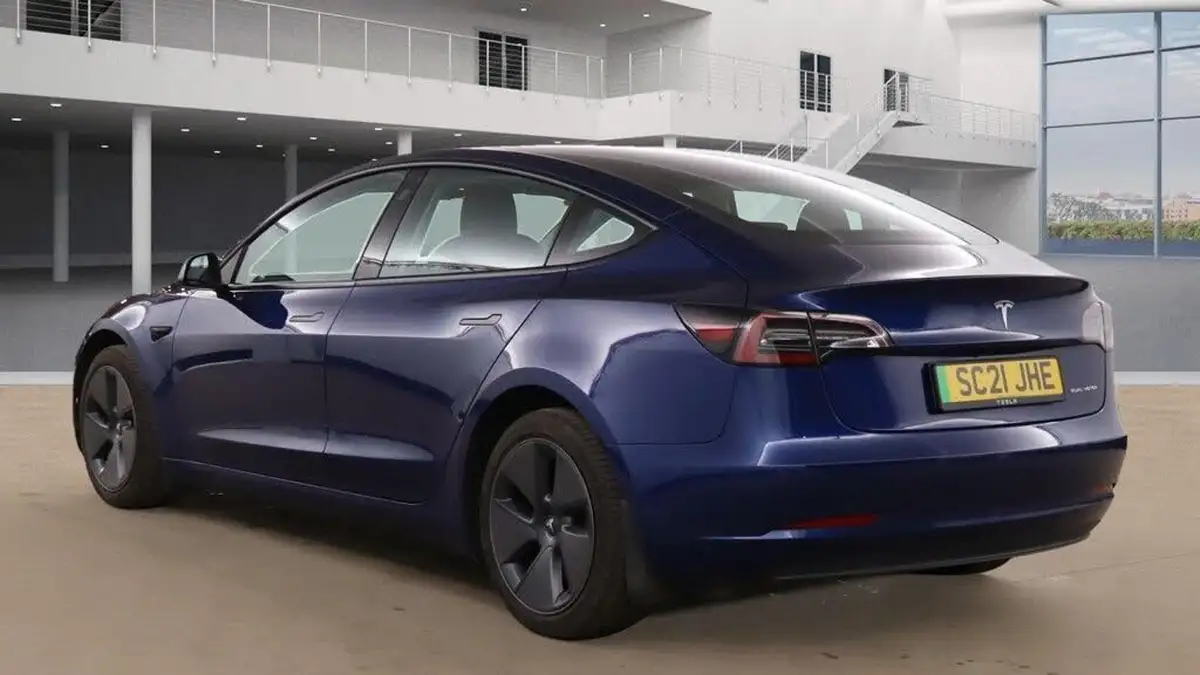 2021-tesla-model-3-e-long-range-4x4-big-1