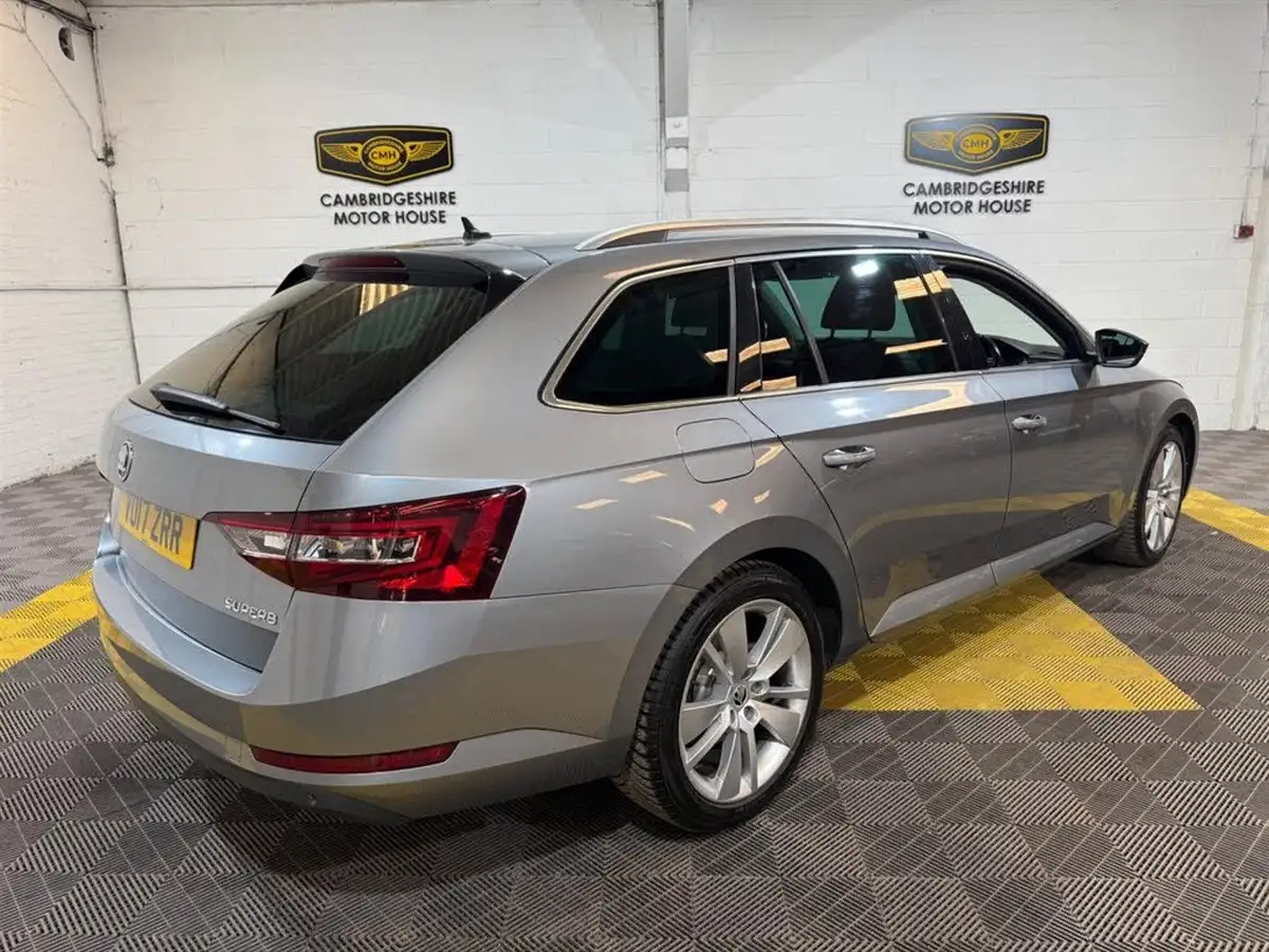2017-skoda-superb-20tdi-se-technology-estate-dsg-big-4