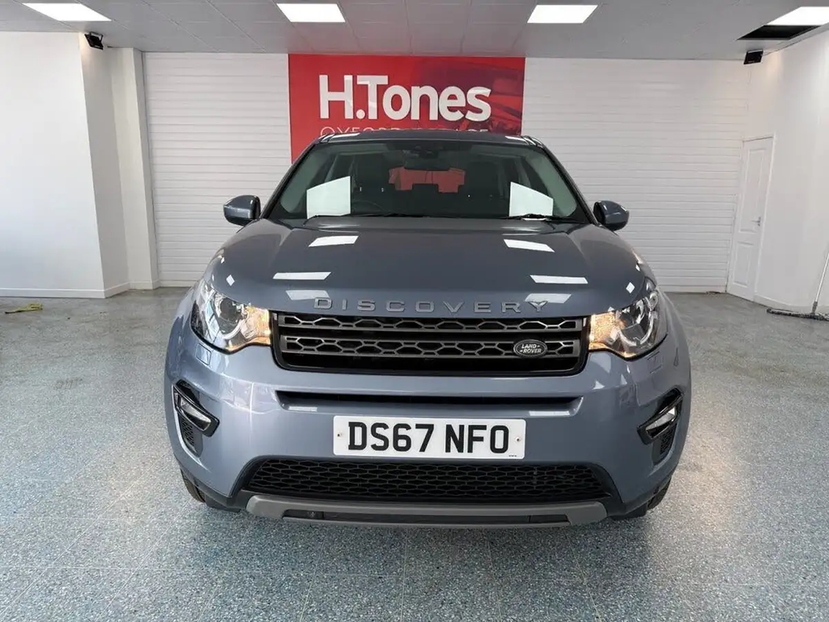 2017-land-rover-discovery-sport-20-si4-se-tech-big-22