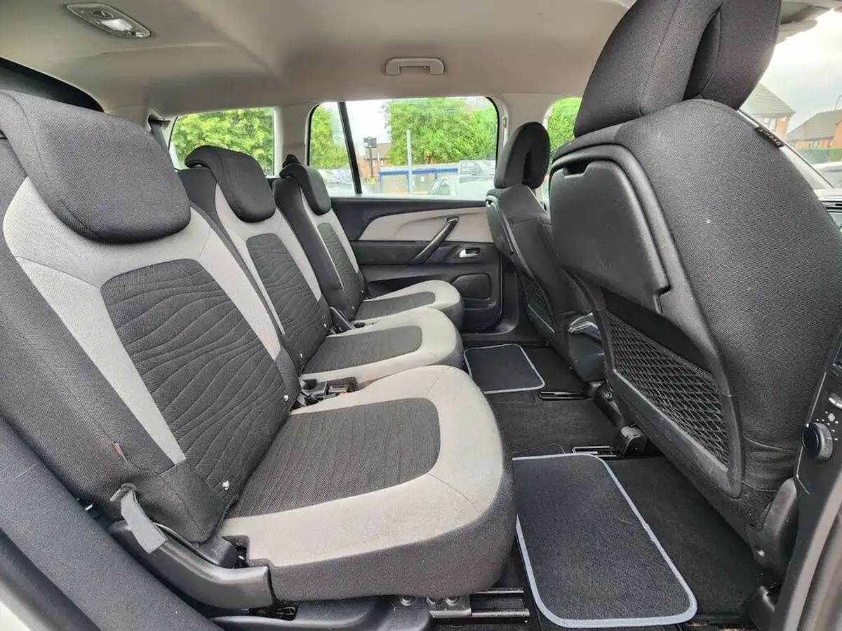 2016-citroen-grand-c4-picasso-16bluehdi-exclusive-eat6-big-18