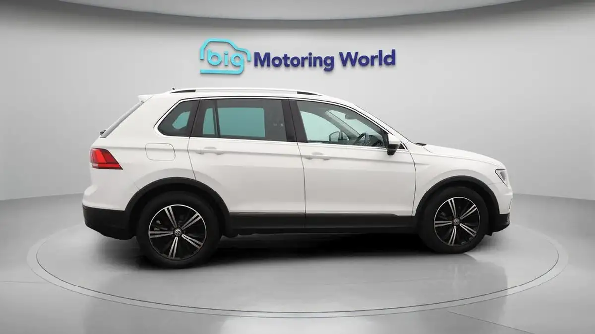 2018-volkswagen-tiguan-14-tsi-se-navigation-125ps-ss-big-8