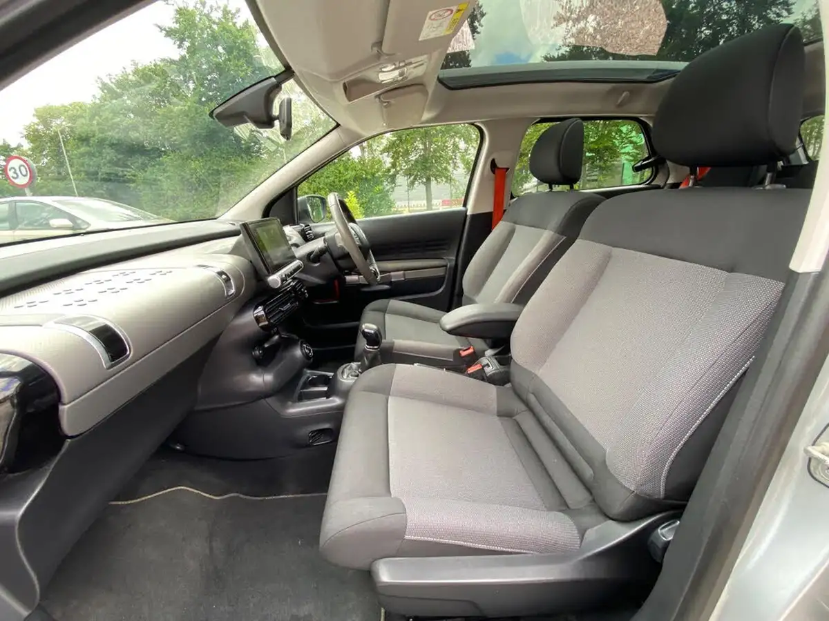 2017-citroen-c4-cactus-12-puretech-rip-curl-big-12